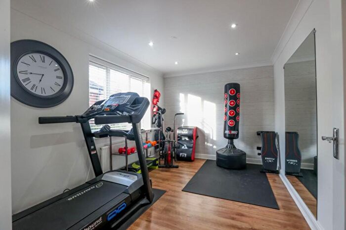 4 Bedroom Detached House For Sale In The Glades, Grange Park, Northampton, NN4