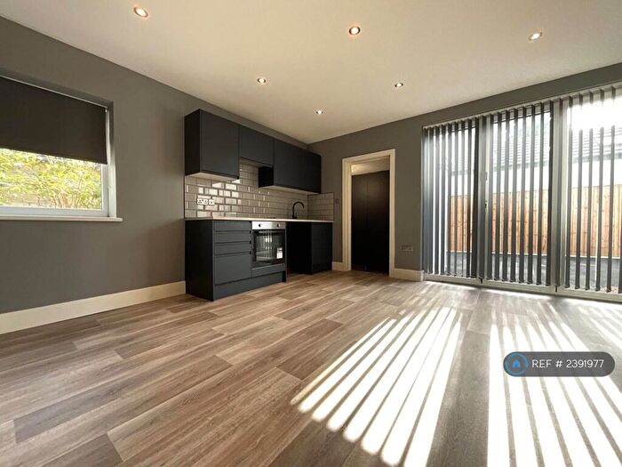 1 Bedroom Flat To Rent In Belle Vue Avenue, Doncaster, DN4