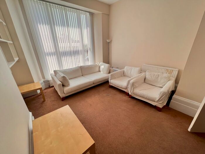 2 Bedroom Flat To Rent In Woodland Road, London, N11