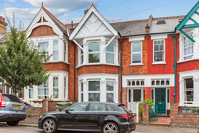 5 Bedroom Terraced House To Rent In Lyndhurst Drive, Leyton, E10