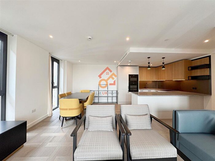 3 Bedroom Flat To Rent In Boxwood Gardens, London, E1W