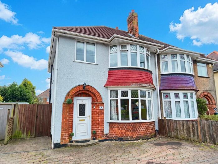 3 Bedroom Semi-Detached House For Sale In Convent Drive, Coalville, LE67