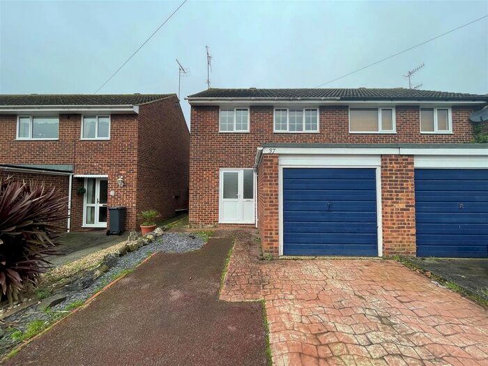 3 Bedroom Property To Rent In Wear Road, Worthing, BN13