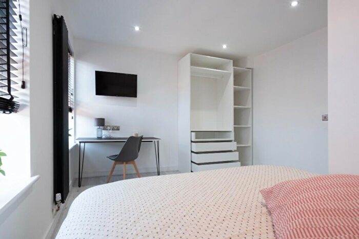 4 Bedroom House To Rent In Avondale Street, Lincoln, LN2
