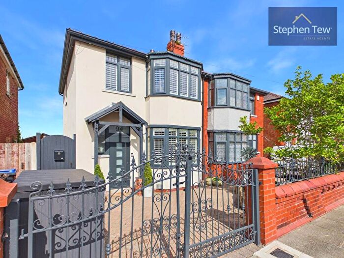 3 Bedroom Semi Detached House For Sale In Worcester Road, Blackpool, FY3