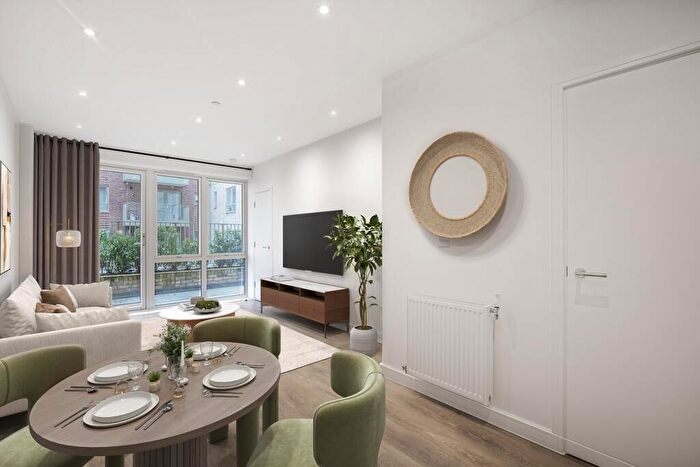 1 Bedroom Flat For Sale In "One Bedroom Apartment" At Station, Prestwick Road, Watford, WD19