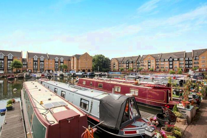 3 Bedroom Apartment To Rent In Apsley Lock, HP3