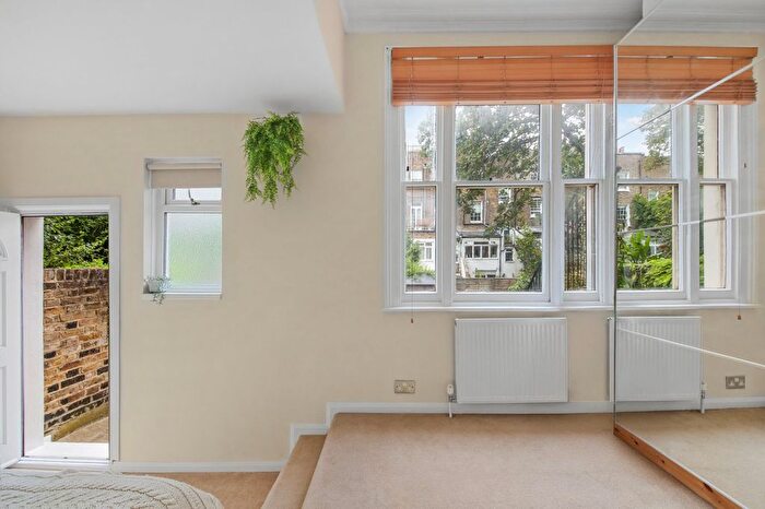 1 Bedroom Flat For Sale In Huntingdon Street, Barnsbury, N1