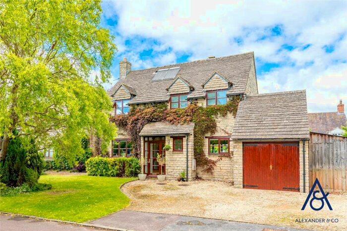 4 Bedroom Detached House For Sale In St. Peters Close, Stoke Lyne, Bicester, Oxfordshire, OX27