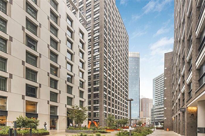 3 Bedroom Flat For Sale In Wiverton Tower, Aldgate Place, New Drum Street, Aldgate, E1