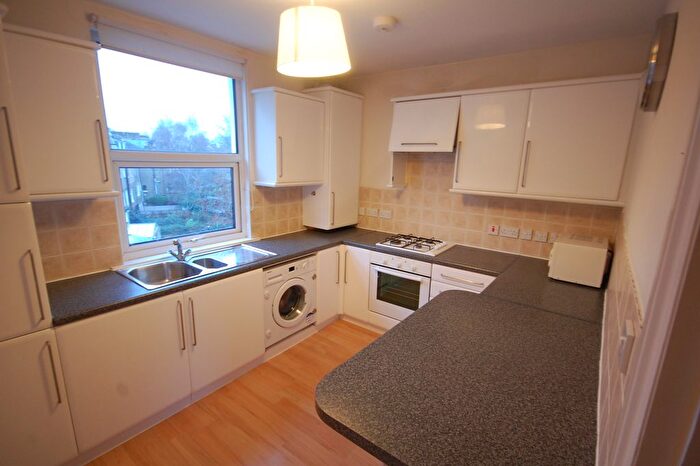 1 Bedroom Flat To Rent In Blythe Road, London, W14