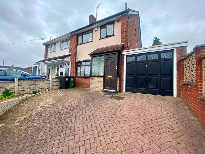 3 Bedroom Semi-Detached House To Rent In Bridge Road, Tipton, DY4