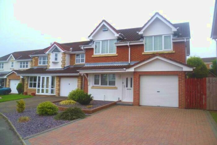 3 Bedroom Detached House To Rent In Lesbury Close, Chester Le Street, Durham, DH2