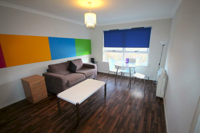 2 Bedroom Flat To Rent In Otago Street, Hillhead, G12