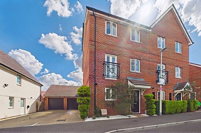 4 Bedroom Semi Detached House For Sale In Copsewood, Wokingham, Berkshire, RG41