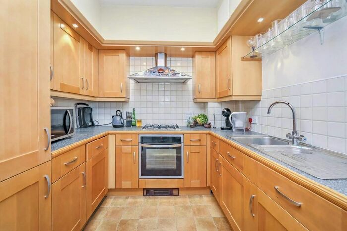 1 Bedroom Flat For Sale In Clapham Road, Oval, London, SW9