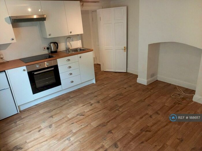 1 Bedroom Flat To Rent In Zinzan St, Reading, RG1