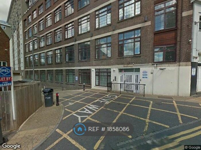 2 Bedroom Flat To Rent In Hatton Place, Luton, LU2