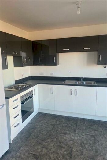 2 Bedroom Flat To Rent In Harvesters Way, EH14