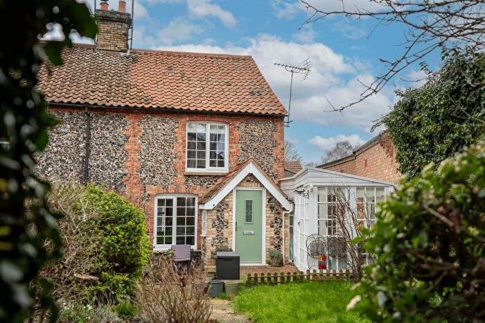 2 Bedroom Terraced House For Sale In Oxford Street, Exning, CB8