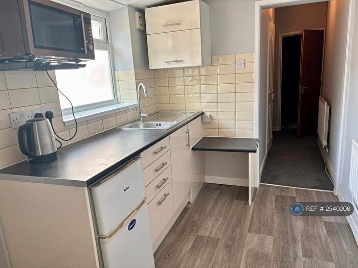 Studio To Rent In Church Road, St. George, Bristol, BS5