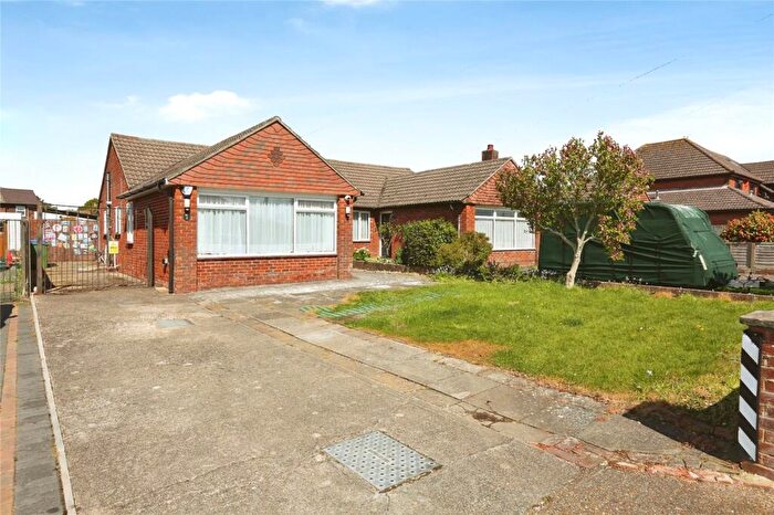 3 Bedroom Bungalow For Sale In Netley Road, Fareham, Hampshire, PO14