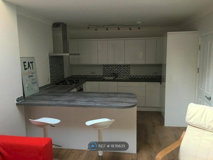 5 Bedroom Semi-Detached House To Rent In Battery Hill, Winchester, SO22