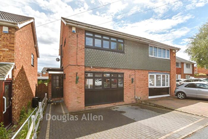 3 Bedroom Semi-Detached House For Sale In Oates Road, Collier Row, Essex, RM5