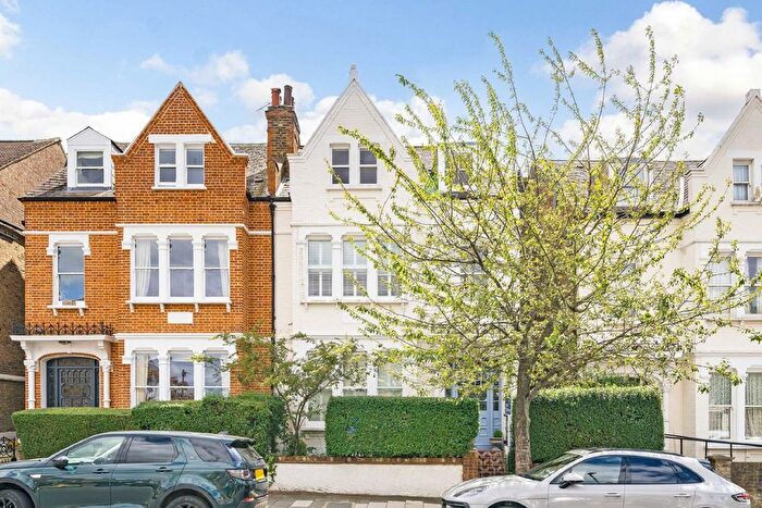 5 Bedroom Semi-Detached House To Rent In Ritherdon Road, London, SW17