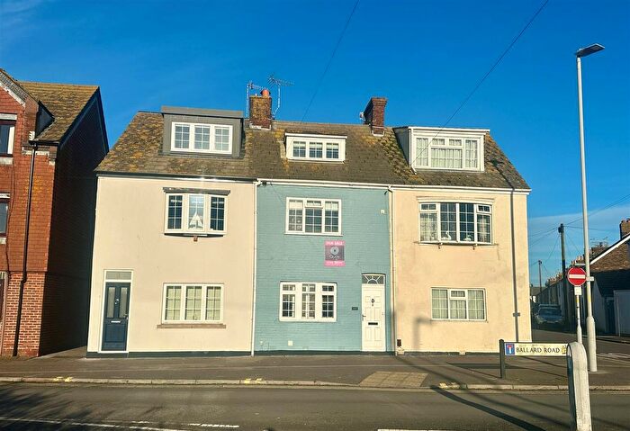 3 Bedroom Cottage For Sale In Ballard Road, Poole, BH15