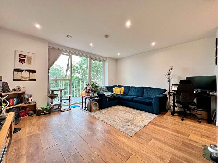 1 Bedroom Flat For Sale In Mahindra Way, Beckton, E6