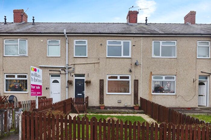 3 Bedroom Terraced House For Sale In Ovenden Way, Halifax, HX3