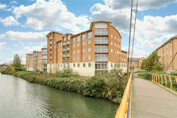 2 Bedroom Apartment To Rent In Lion Court, Southbridge, Northampton, Northamptonshire, NN4