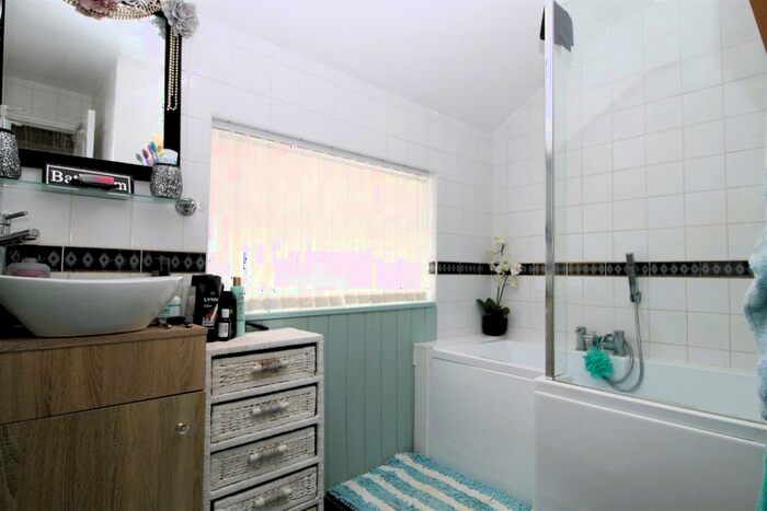 3 Bedroom End Of Terrace House For Sale In Camden Road, Broadstairs, CT10