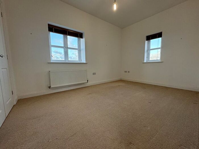 2 Bedroom Flat To Rent In Stadium Approach, Aylesbury, HP21