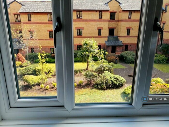 1 Bedroom Flat To Rent In Caslon Court, Redcliffe, Bristol, BS1