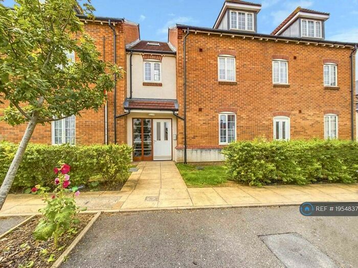 2 Bedroom Flat To Rent In Cotts Field, Haddenham, Aylesbury, HP17