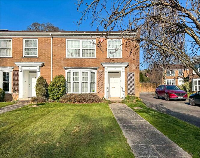 4 Bedroom Semi-Detached House For Sale In Cranwell Close, Bransgore, Christchurch, Dorset, BH23