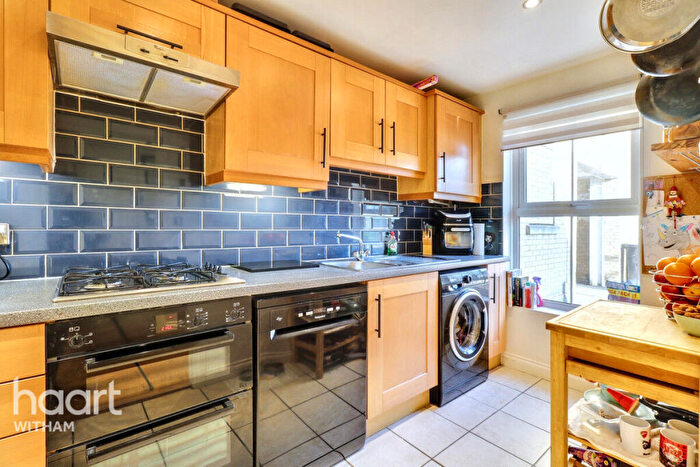 3 Bedroom Town House For Sale In Randall Close, Witham, CM8