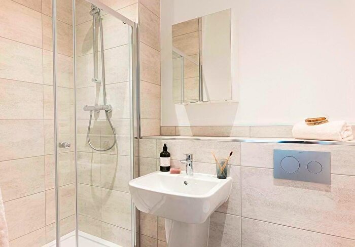 2 Bedroom Apartment To Rent In Flat, The Almere, Avebury Boulevard, Milton Keynes, Buckinghamshire, MK9