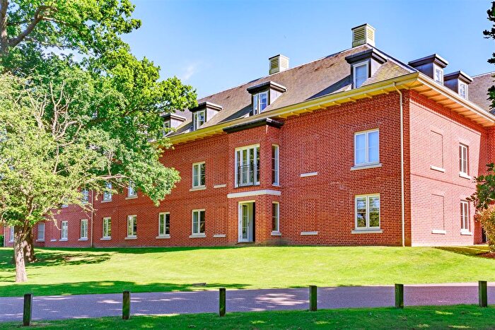 2 Bedroom Flat For Sale In Henmarsh Court, Balls Park, Hertford, SG13