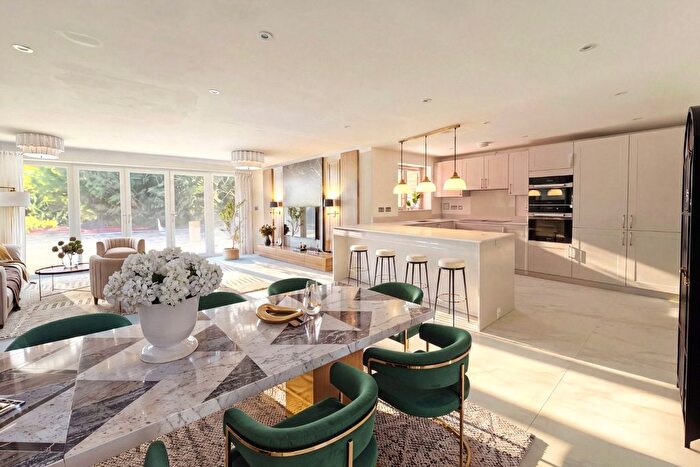 5 Bedroom Detached House For Sale In Alderhurst, Englefield Green, Egham, TW20