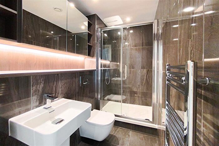 2 Bedroom Apartment To Rent In Elizabeth Tower, M15
