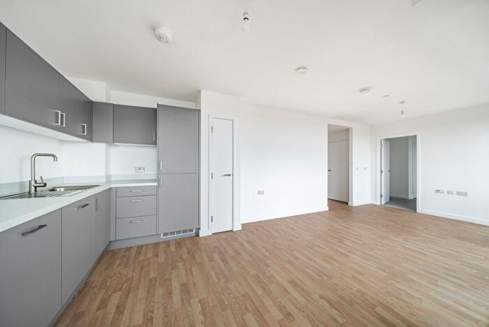 1 Bedroom Flat To Rent In St Pauls Road, Barking, London, IG11