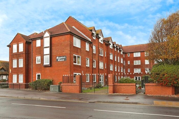 1 Bedroom Flat For Sale In Stoke Road, Gosport, Hampshire, PO12