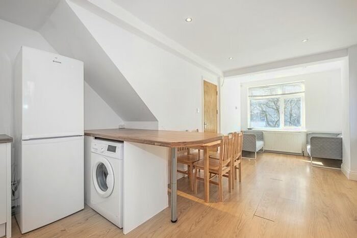 4 Bedroom Flat To Rent In Chevington, Garlinge Road, London, NW2