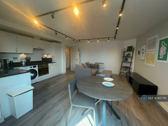 2 Bedroom Flat To Rent In Murray Grove, London, N1