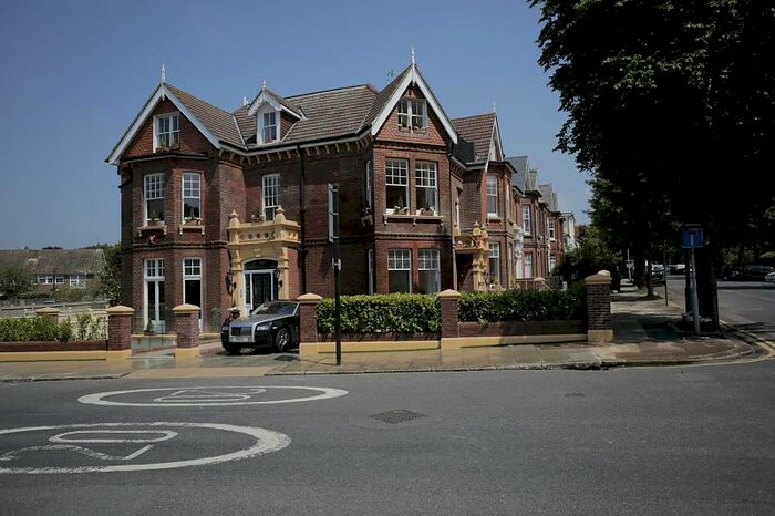 2 Bedroom Apartment To Rent In Wilbury Villas, Hove, BN3