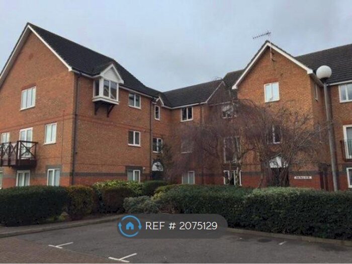 2 Bedroom Flat To Rent In Farthingale Court, Waltham Abbey, EN9