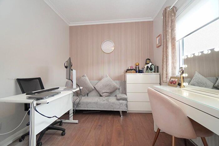 2 Bedroom End Of Terrace House For Sale In Belmont Street, Clydebank, G81